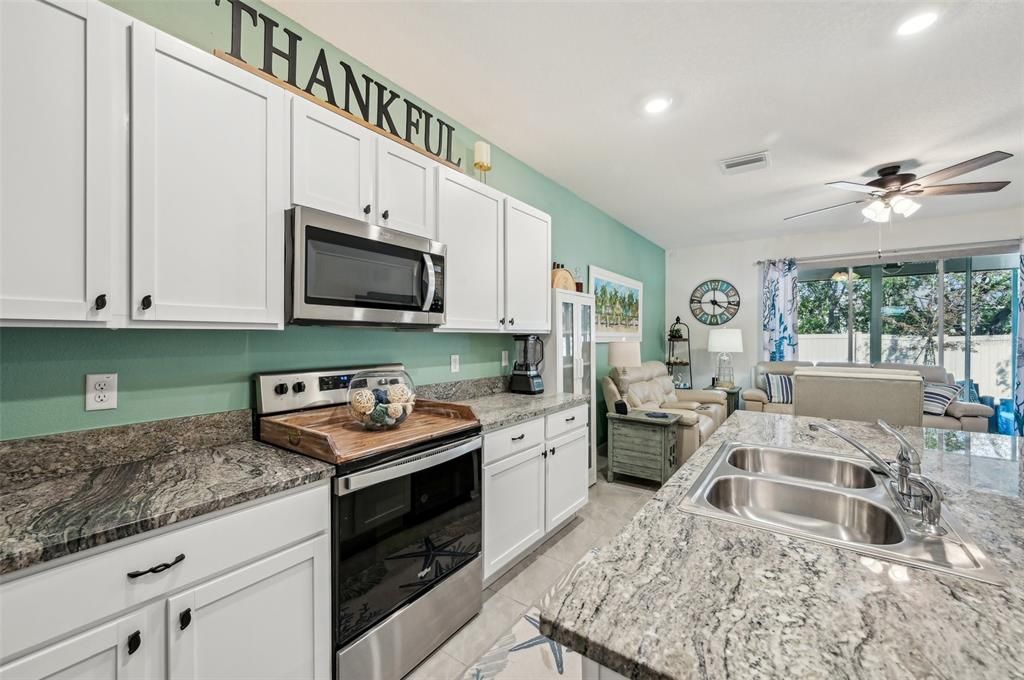 For Sale: $289,999 (3 beds, 2 baths, 1695 Square Feet)