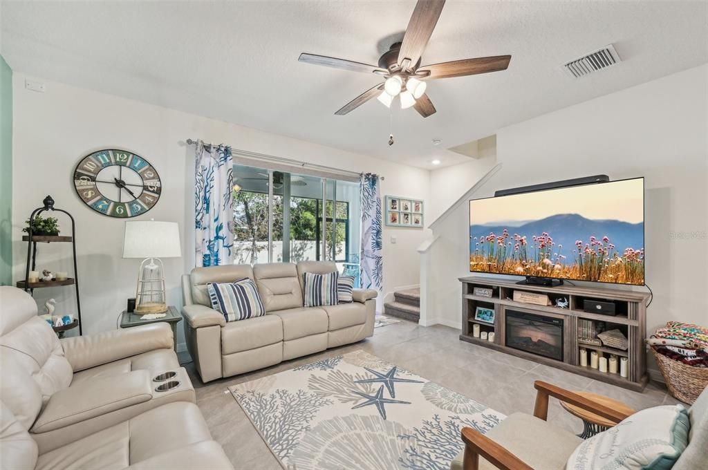 For Sale: $289,999 (3 beds, 2 baths, 1695 Square Feet)