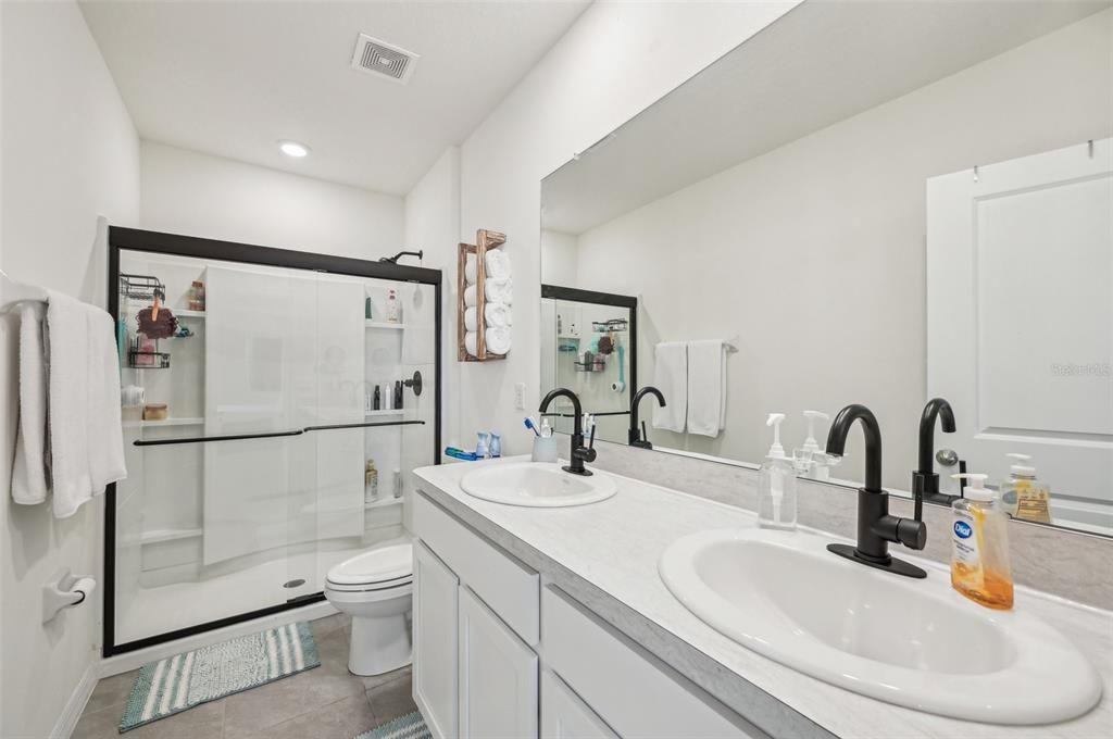 For Sale: $289,999 (3 beds, 2 baths, 1695 Square Feet)