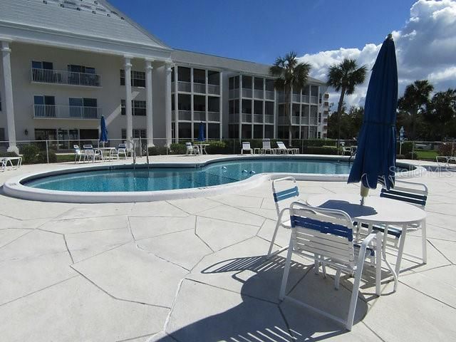 For Rent: $3,200 (1 beds, 1 baths, 754 Square Feet)