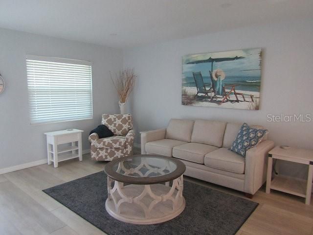 For Rent: $3,200 (1 beds, 1 baths, 754 Square Feet)