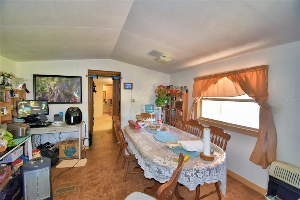 En Venta: $275,000 (4 camas, 1 baños, 924 Pies cuadrados)