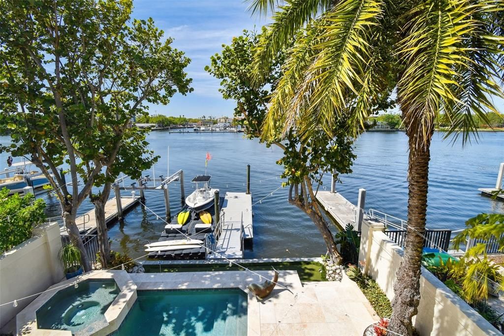 Welcome to Port Royal on Harbour Island with deep water boating and magnificent water views!