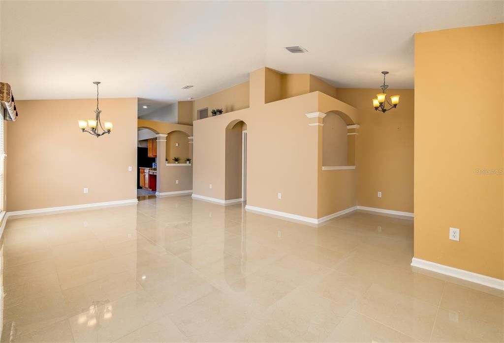 Active With Contract: $390,000 (4 beds, 2 baths, 1956 Square Feet)