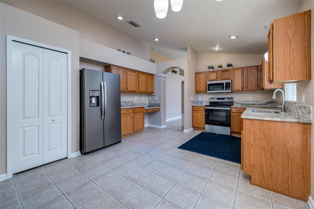 Active With Contract: $390,000 (4 beds, 2 baths, 1956 Square Feet)