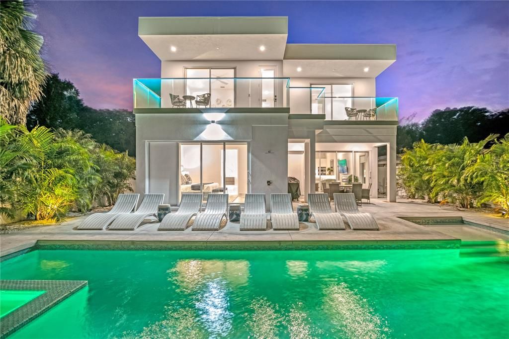 На продажу: $2,349,000 (6 спален, 6 ванн, 3500 Квадратных фут)