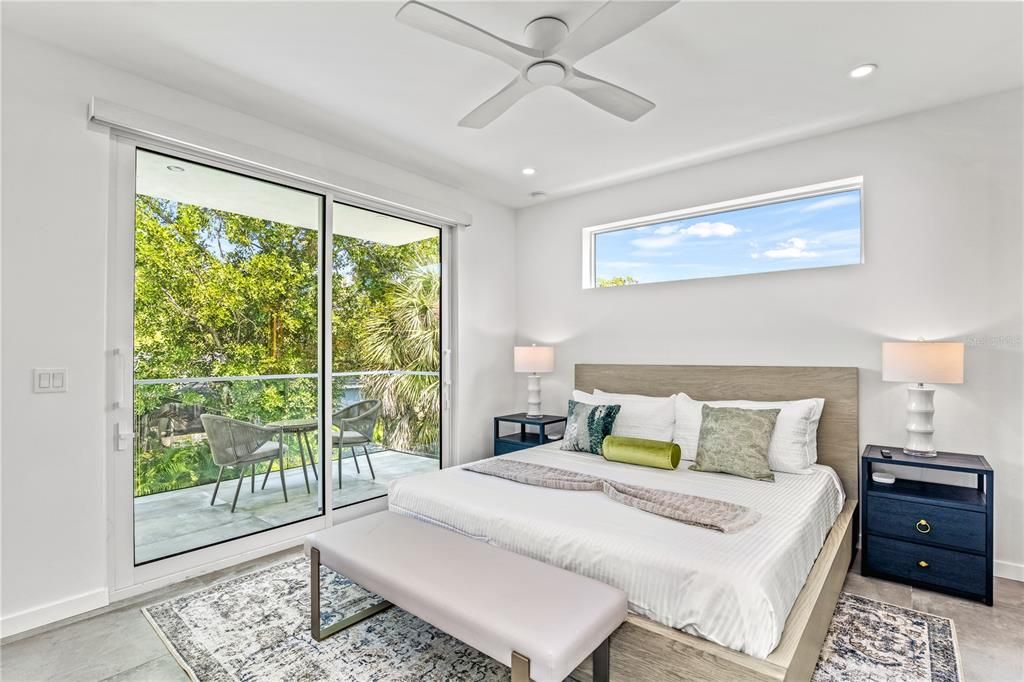 На продажу: $2,349,000 (6 спален, 6 ванн, 3500 Квадратных фут)