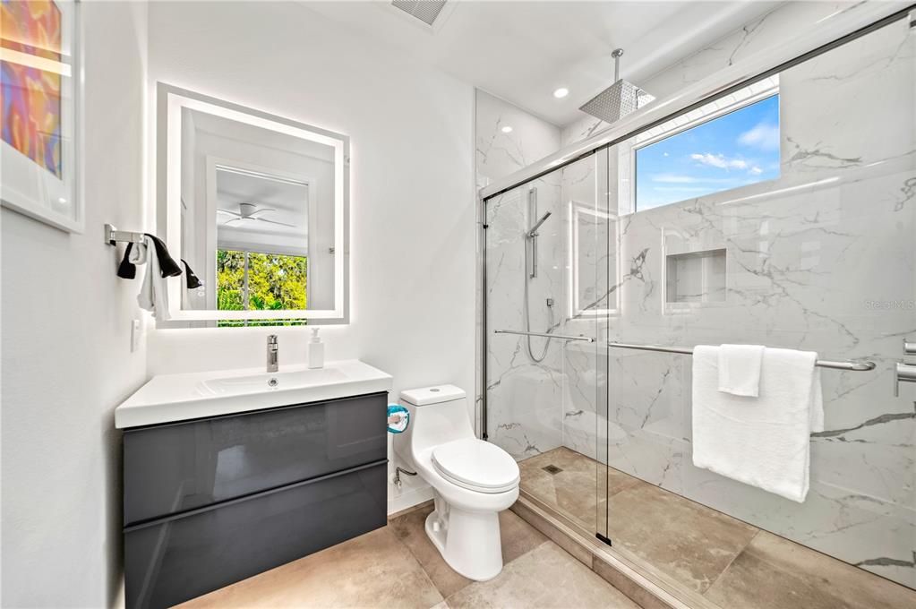 На продажу: $2,349,000 (6 спален, 6 ванн, 3500 Квадратных фут)