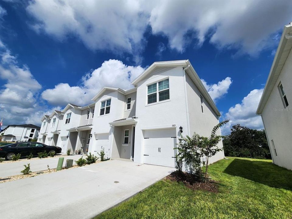 Recientemente alquilado: $1,900 (3 camas, 2 baños, 1463 Pies cuadrados)