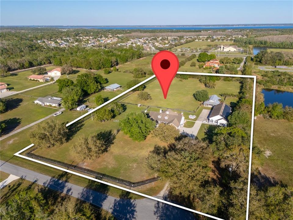 En Venta: $1,050,000 (5 camas, 3 baños, 4557 Pies cuadrados)