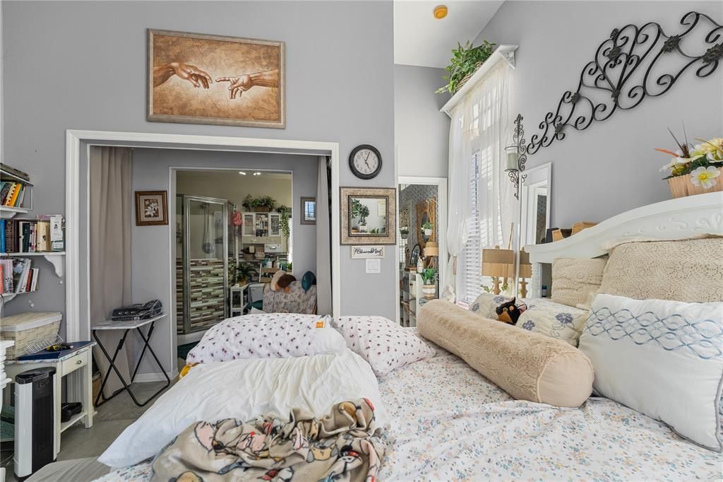 En Venta: $1,050,000 (5 camas, 3 baños, 4557 Pies cuadrados)