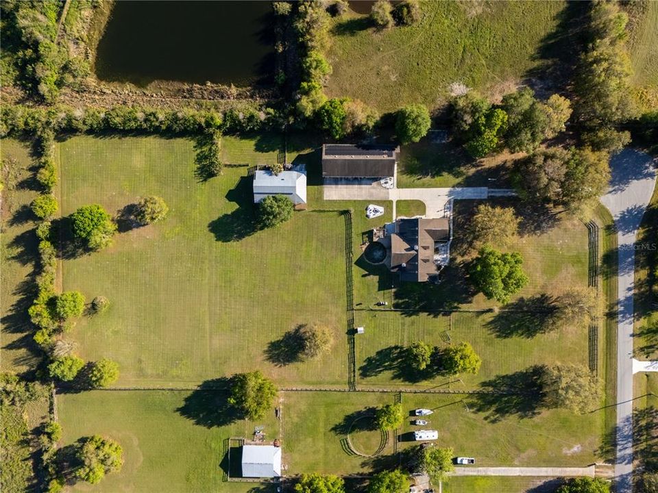 En Venta: $1,050,000 (5 camas, 3 baños, 4557 Pies cuadrados)