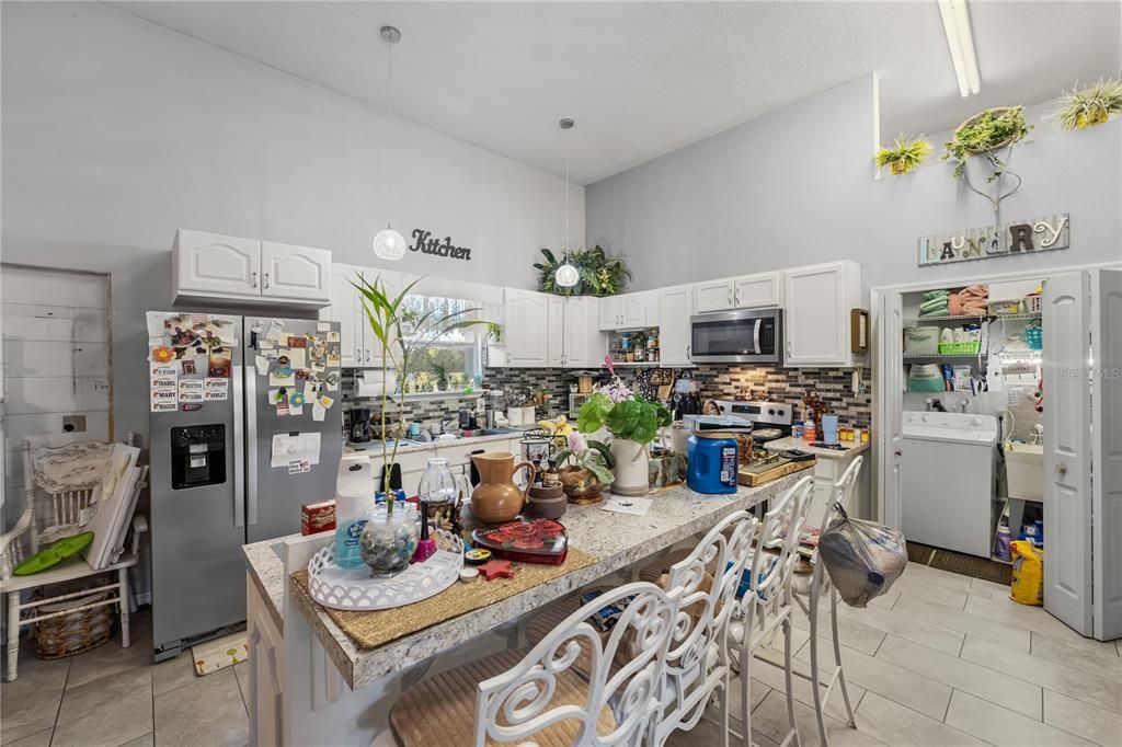 En Venta: $1,050,000 (5 camas, 3 baños, 4557 Pies cuadrados)