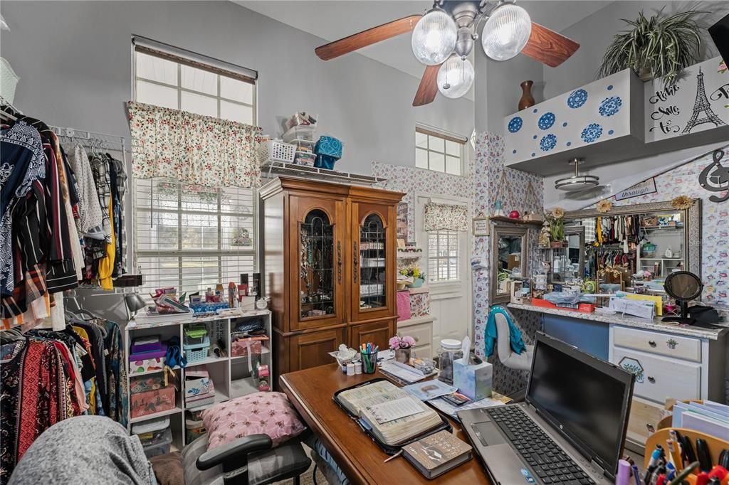 En Venta: $1,050,000 (5 camas, 3 baños, 4557 Pies cuadrados)