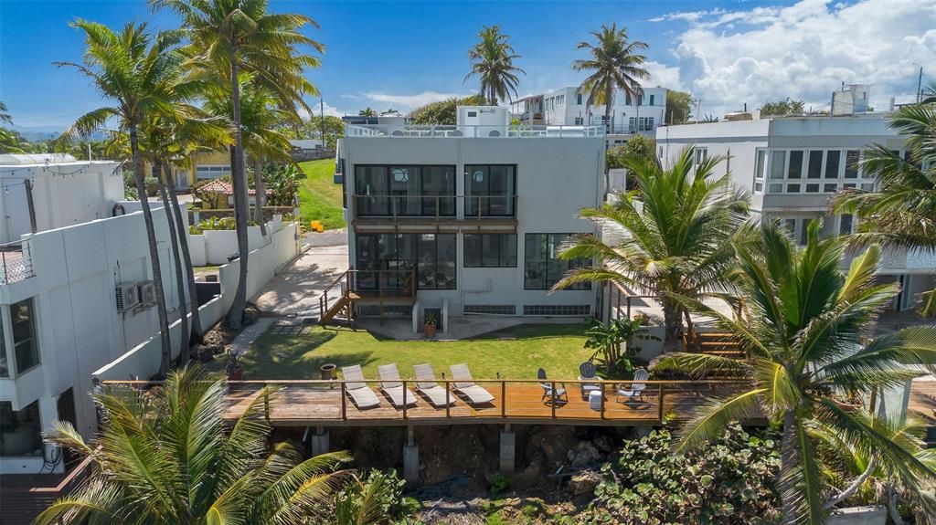 Active With Contract: $1,595,000 (4 beds, 3 baths, 2800 Square Feet)