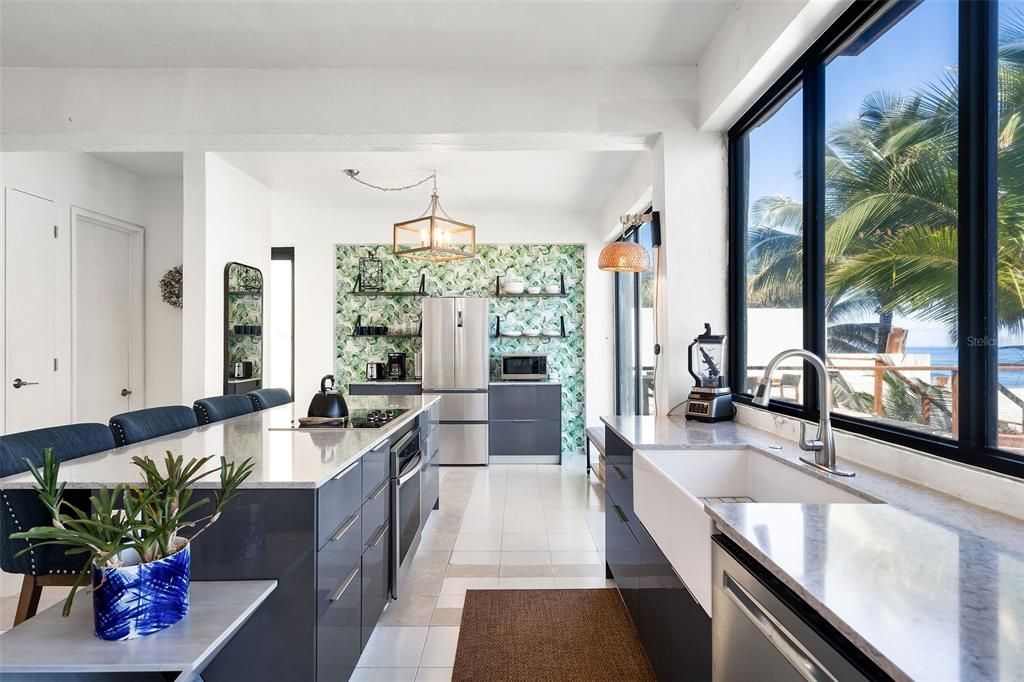 Active With Contract: $1,595,000 (4 beds, 3 baths, 2800 Square Feet)