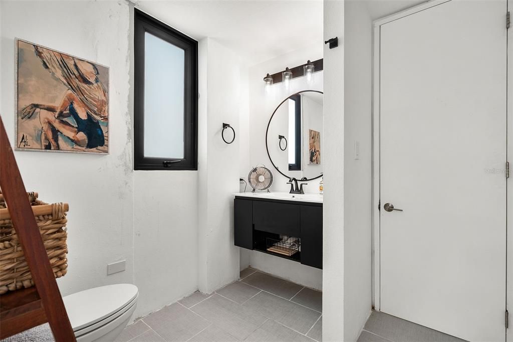 Active With Contract: $1,595,000 (4 beds, 3 baths, 2800 Square Feet)