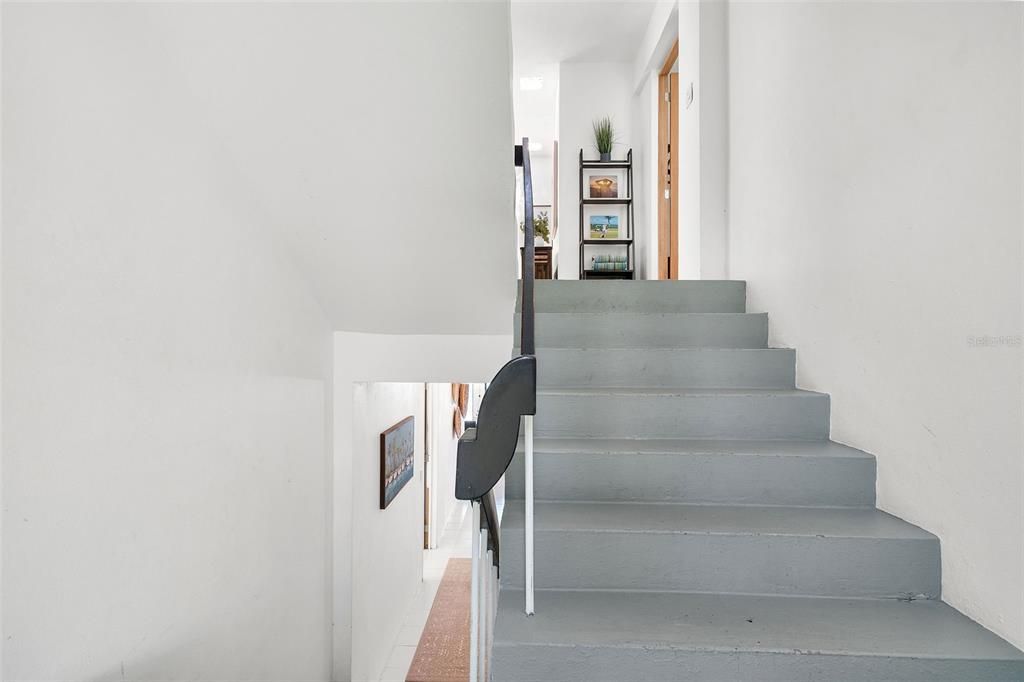 Active With Contract: $1,595,000 (4 beds, 3 baths, 2800 Square Feet)