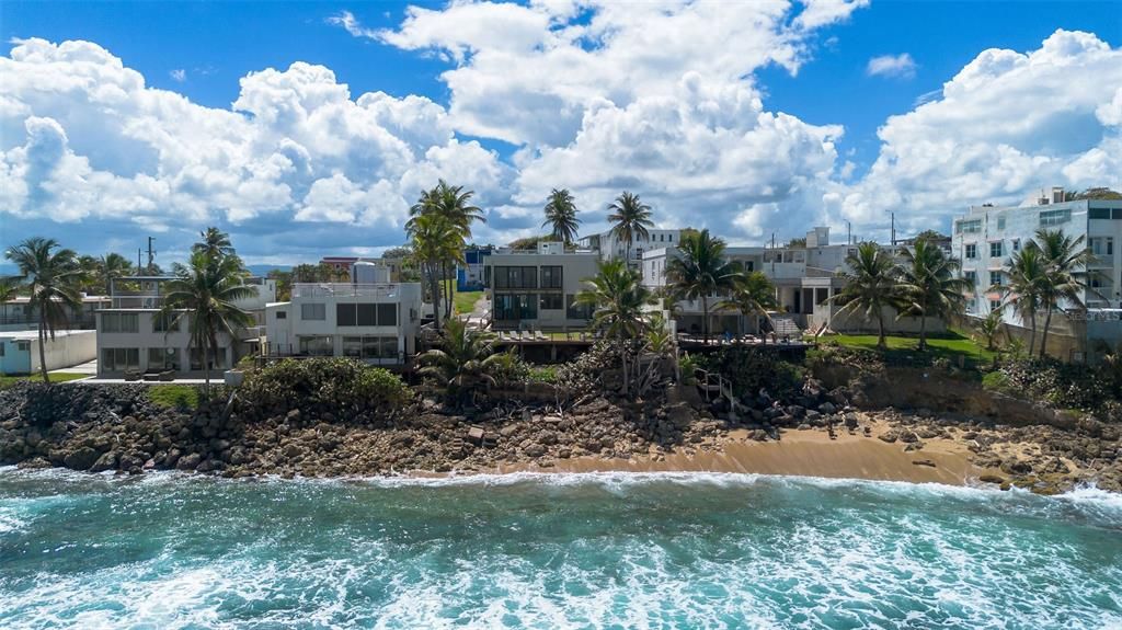 Active With Contract: $1,595,000 (4 beds, 3 baths, 2800 Square Feet)