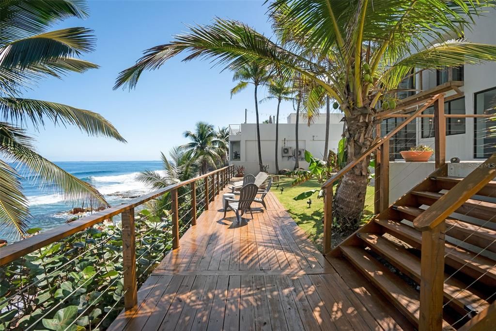 Active With Contract: $1,595,000 (4 beds, 3 baths, 2800 Square Feet)