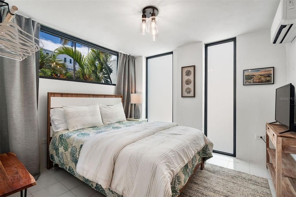 Active With Contract: $1,595,000 (4 beds, 3 baths, 2800 Square Feet)