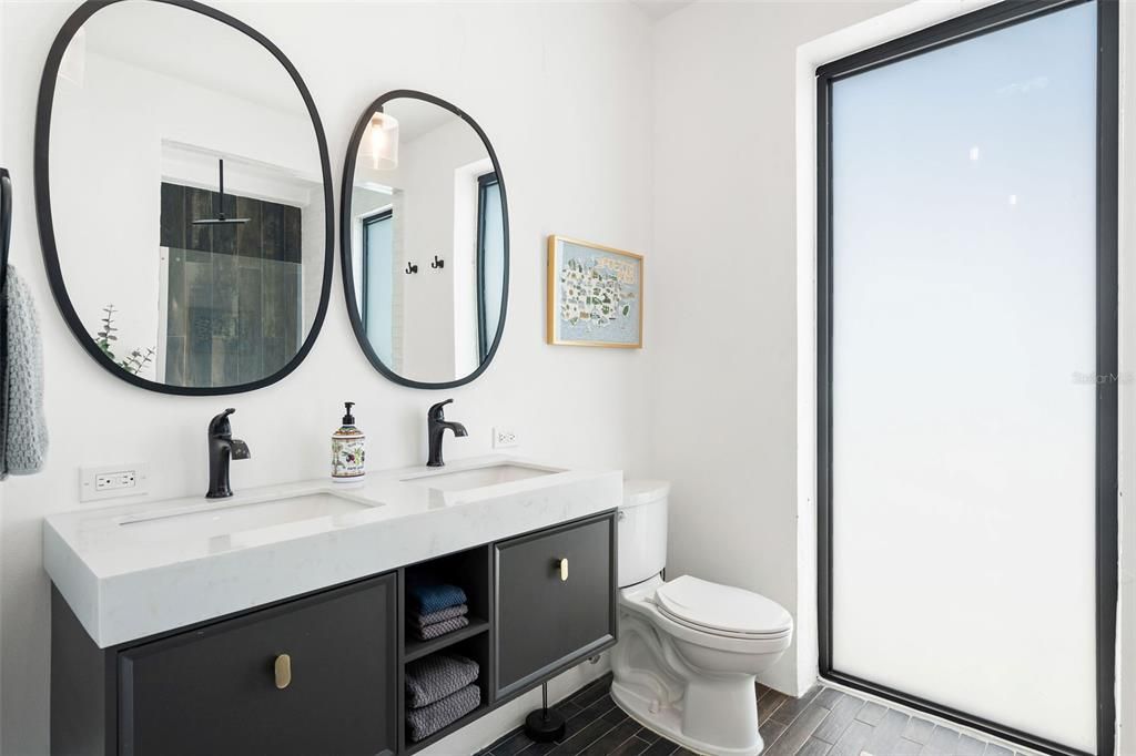 Active With Contract: $1,595,000 (4 beds, 3 baths, 2800 Square Feet)