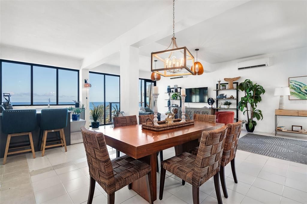 Active With Contract: $1,595,000 (4 beds, 3 baths, 2800 Square Feet)
