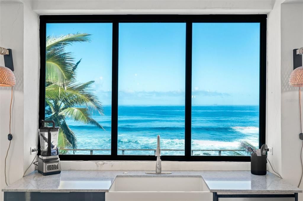 Active With Contract: $1,595,000 (4 beds, 3 baths, 2800 Square Feet)