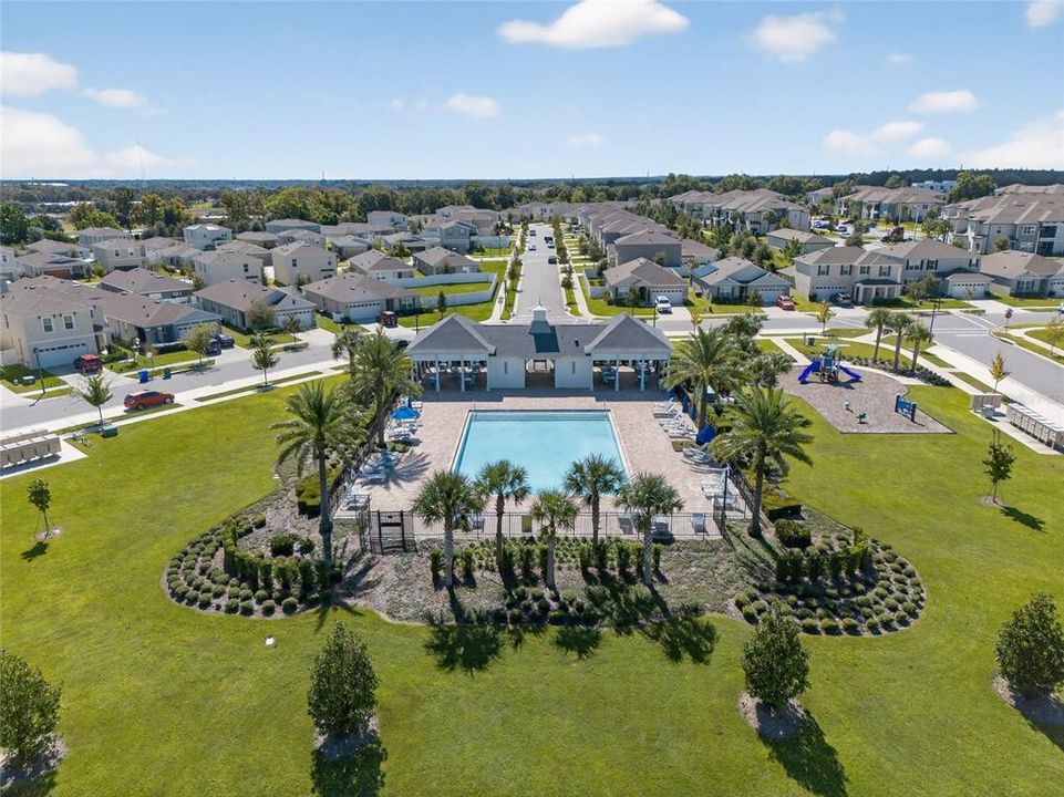 合同活跃: $378,500 (5 贝兹, 3 浴室, 2528 平方英尺)