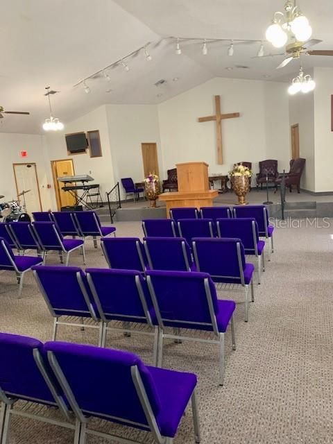 待售: $425,000 (0 贝兹, 0 浴室, 3200 平方英尺)