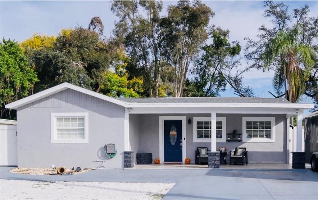 Recently Sold: $415,000 (2 beds, 1 baths, 744 Square Feet)