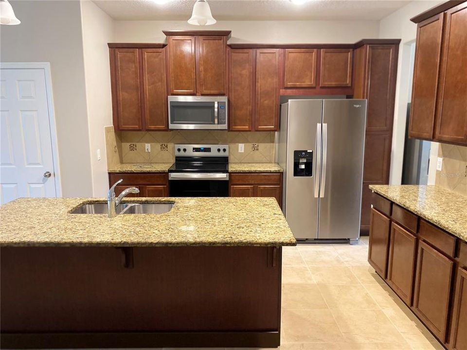 En Venta: $407,000 (3 camas, 2 baños, 1722 Pies cuadrados)