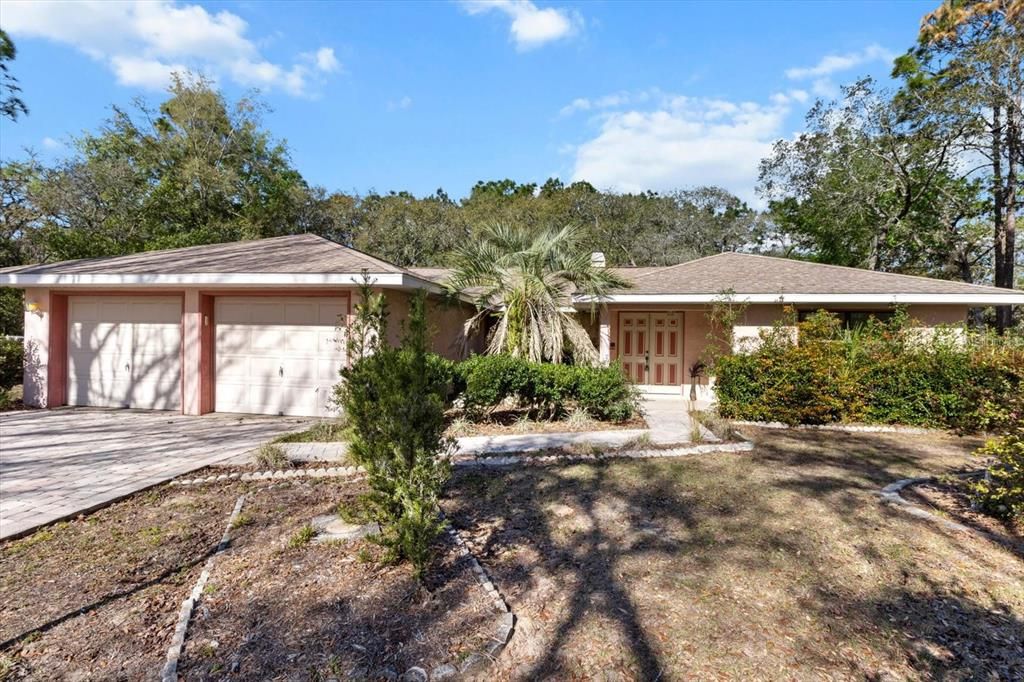 Recently Sold: $355,000 (3 beds, 3 baths, 2181 Square Feet)