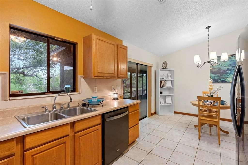 待售: $334,000 (3 贝兹, 2 浴室, 1389 平方英尺)