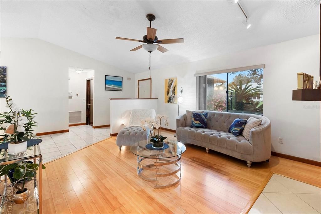 待售: $334,000 (3 贝兹, 2 浴室, 1389 平方英尺)