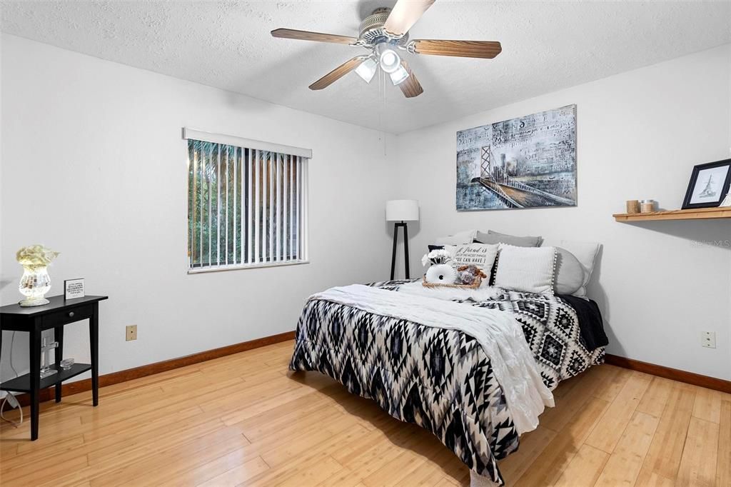 待售: $334,000 (3 贝兹, 2 浴室, 1389 平方英尺)