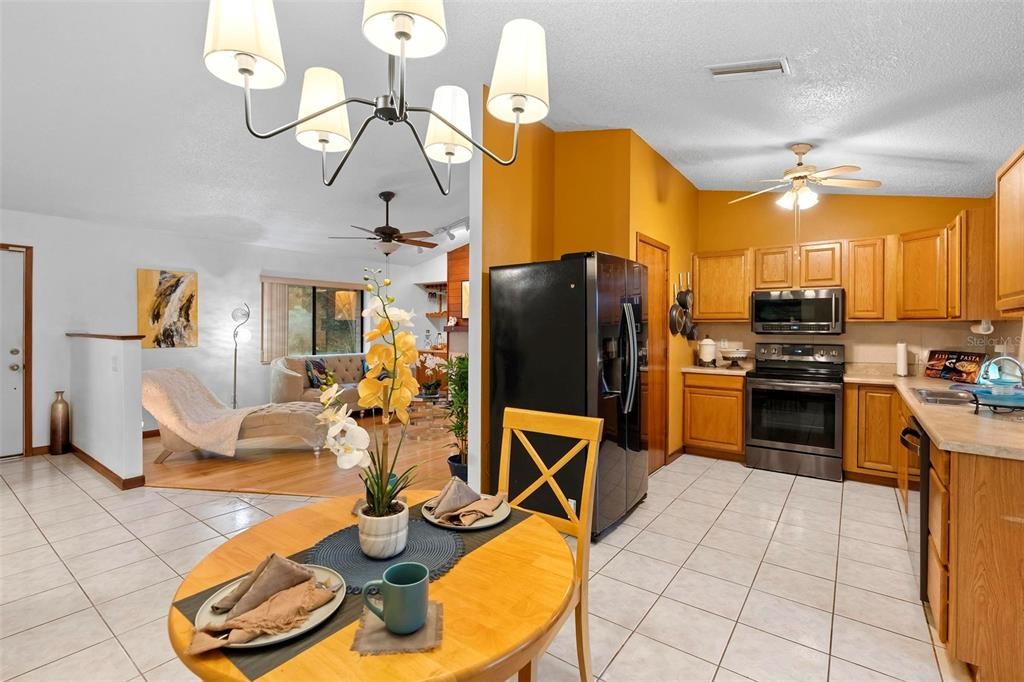 待售: $334,000 (3 贝兹, 2 浴室, 1389 平方英尺)