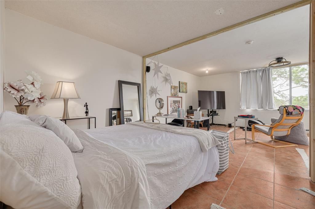 Activo con contrato: $85,000 (1 camas, 1 baños, 790 Pies cuadrados)