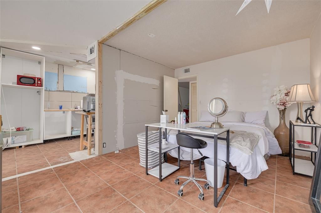 Activo con contrato: $85,000 (1 camas, 1 baños, 790 Pies cuadrados)