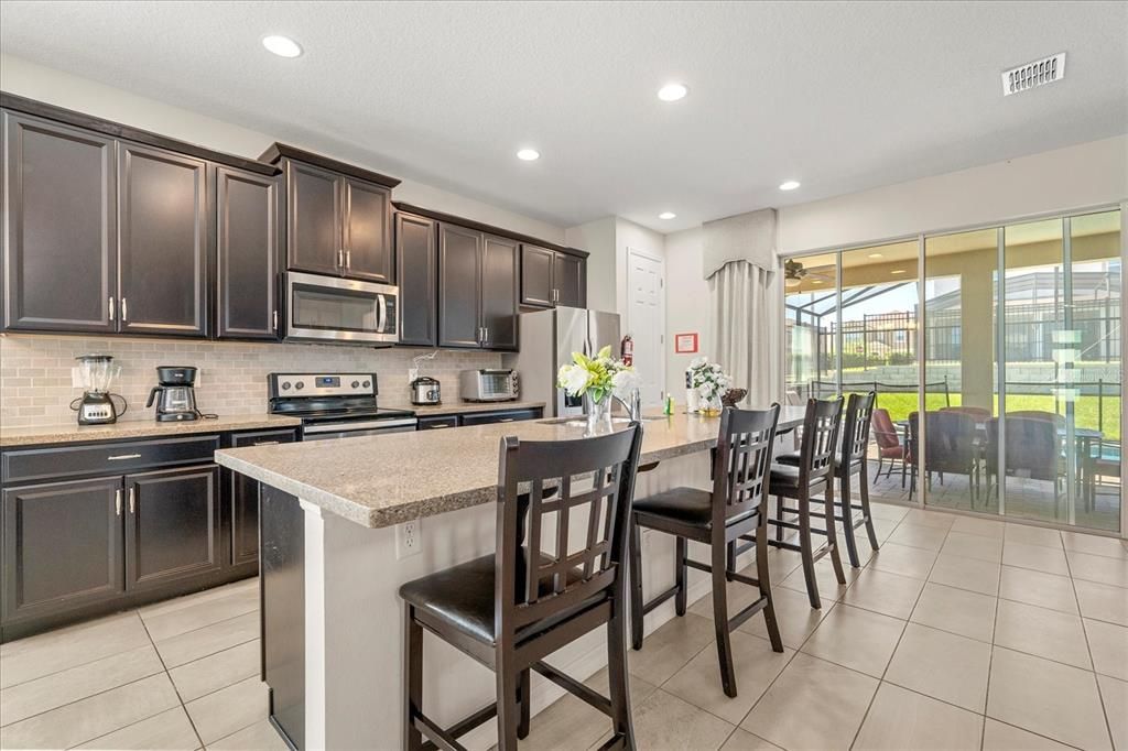 En Venta: $525,000 (4 camas, 3 baños, 2580 Pies cuadrados)