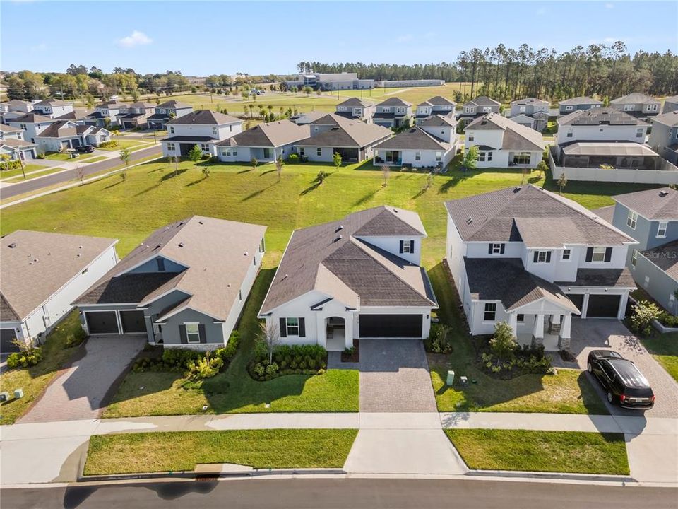 For Sale: $547,000 (3 beds, 3 baths, 2477 Square Feet)