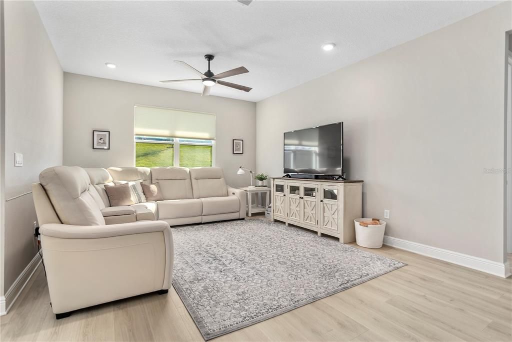 For Sale: $547,000 (3 beds, 3 baths, 2477 Square Feet)