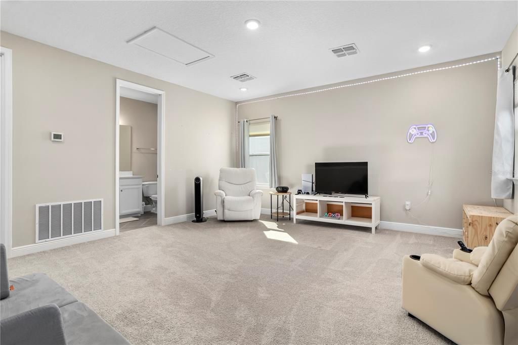 For Sale: $547,000 (3 beds, 3 baths, 2477 Square Feet)