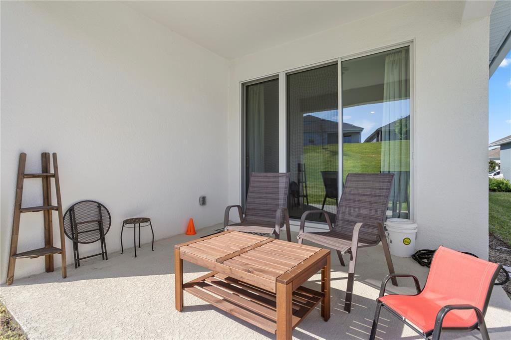 For Sale: $547,000 (3 beds, 3 baths, 2477 Square Feet)