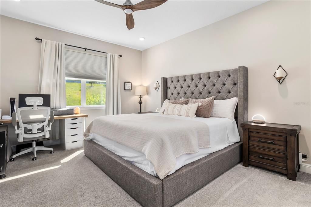 For Sale: $547,000 (3 beds, 3 baths, 2477 Square Feet)