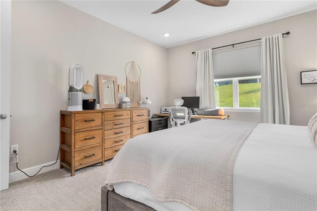 For Sale: $547,000 (3 beds, 3 baths, 2477 Square Feet)