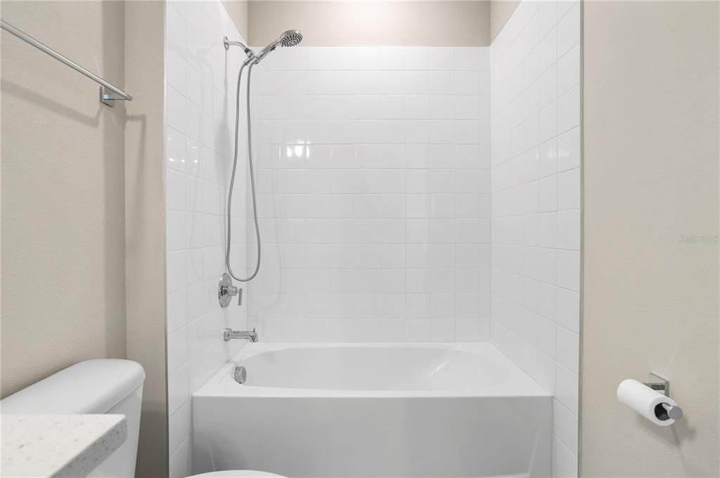 For Sale: $547,000 (3 beds, 3 baths, 2477 Square Feet)