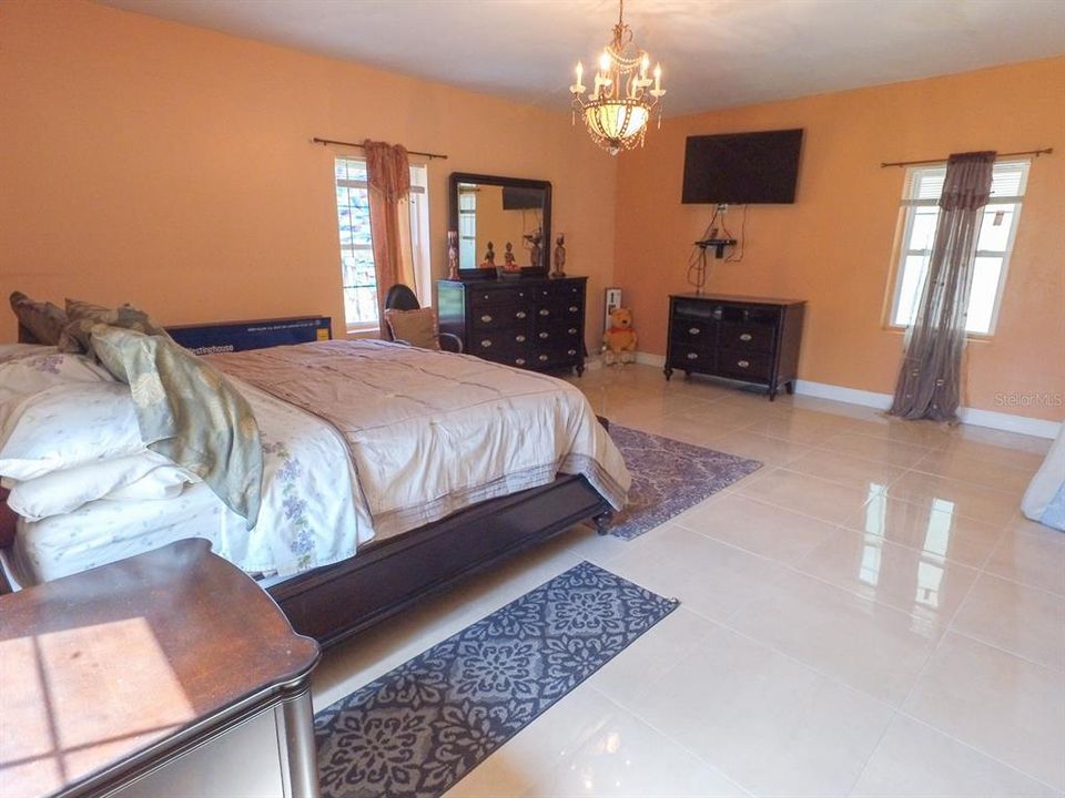 For Sale: $580,000 (5 beds, 3 baths, 3095 Square Feet)