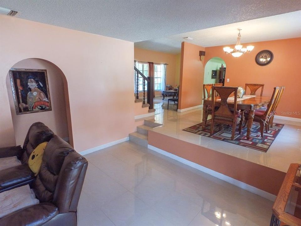 For Sale: $580,000 (5 beds, 3 baths, 3095 Square Feet)