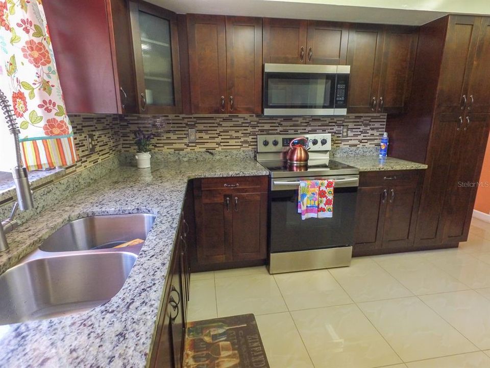 For Sale: $580,000 (5 beds, 3 baths, 3095 Square Feet)